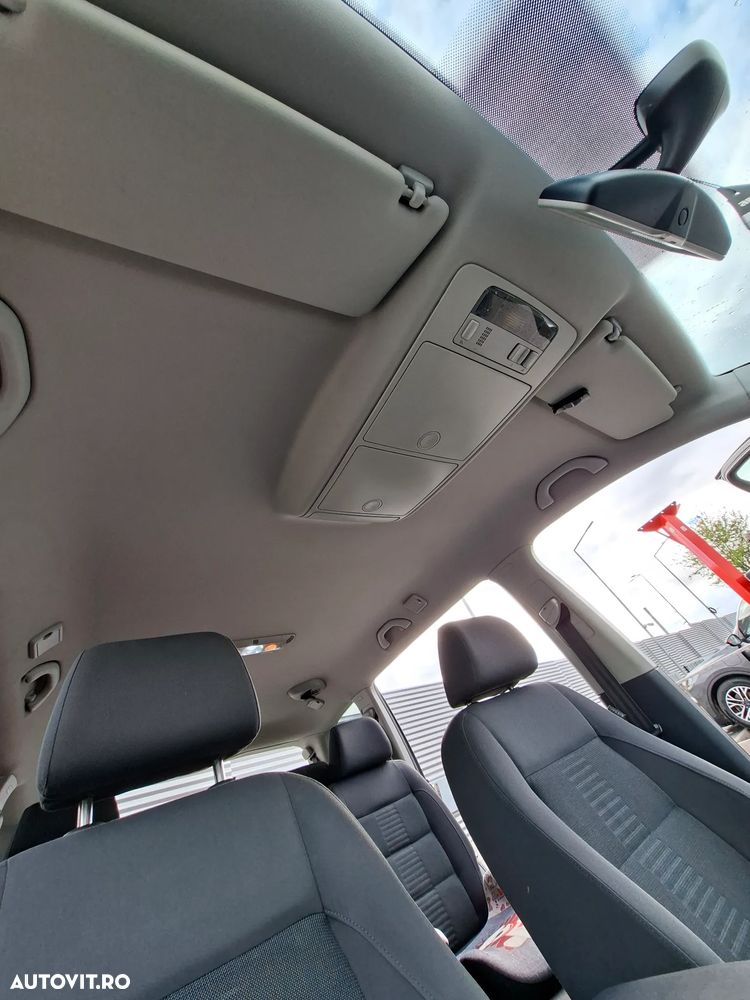 Volkswagen Touran 2.0 TDI DPF DSG Highline - 26