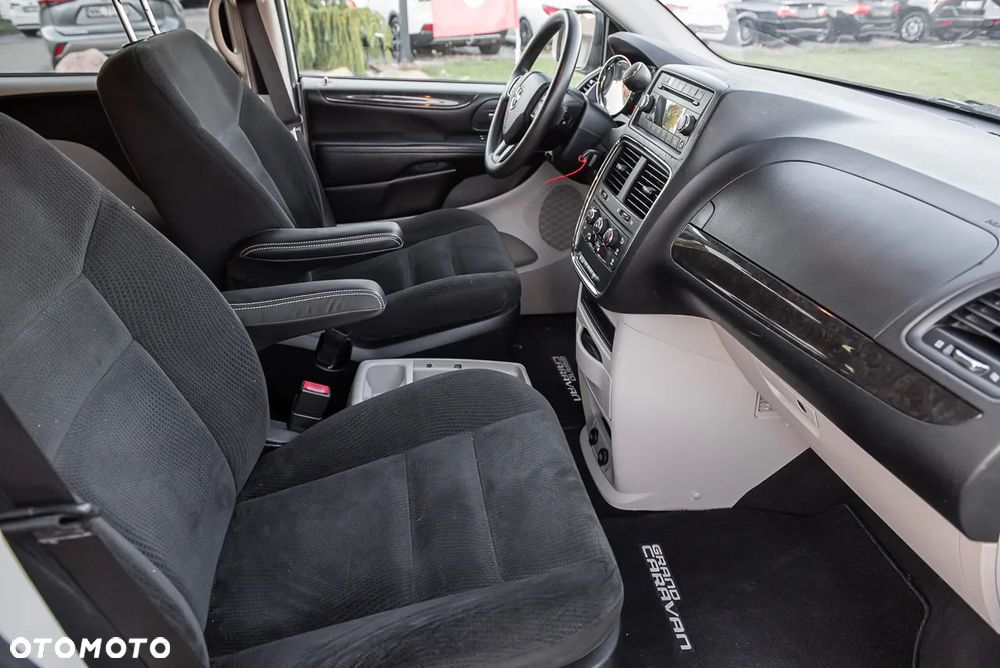 Dodge Grand Caravan 3.6 R/T - 21