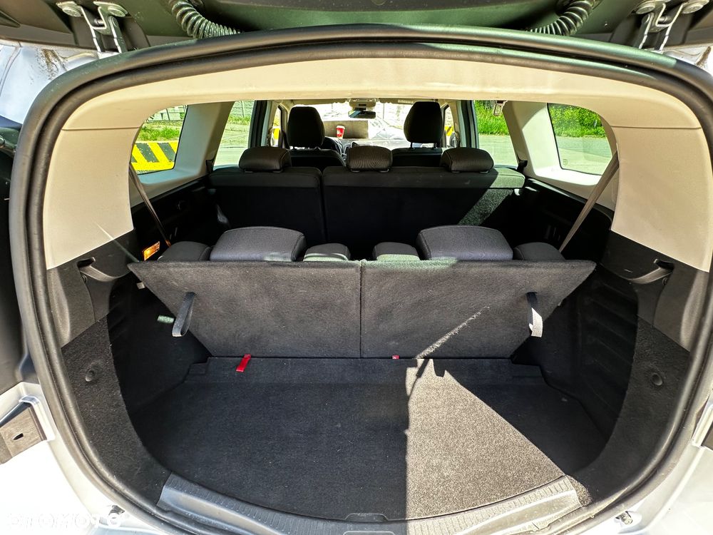 Renault Grand Scenic - 17