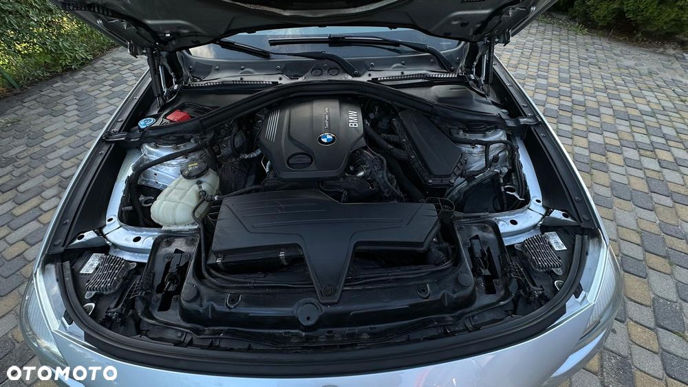 BMW Seria 3 320d Luxury Line - 12