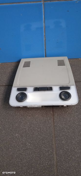 Lampka oświetlenia wnętrza BWM E90 9137481-01 - 1