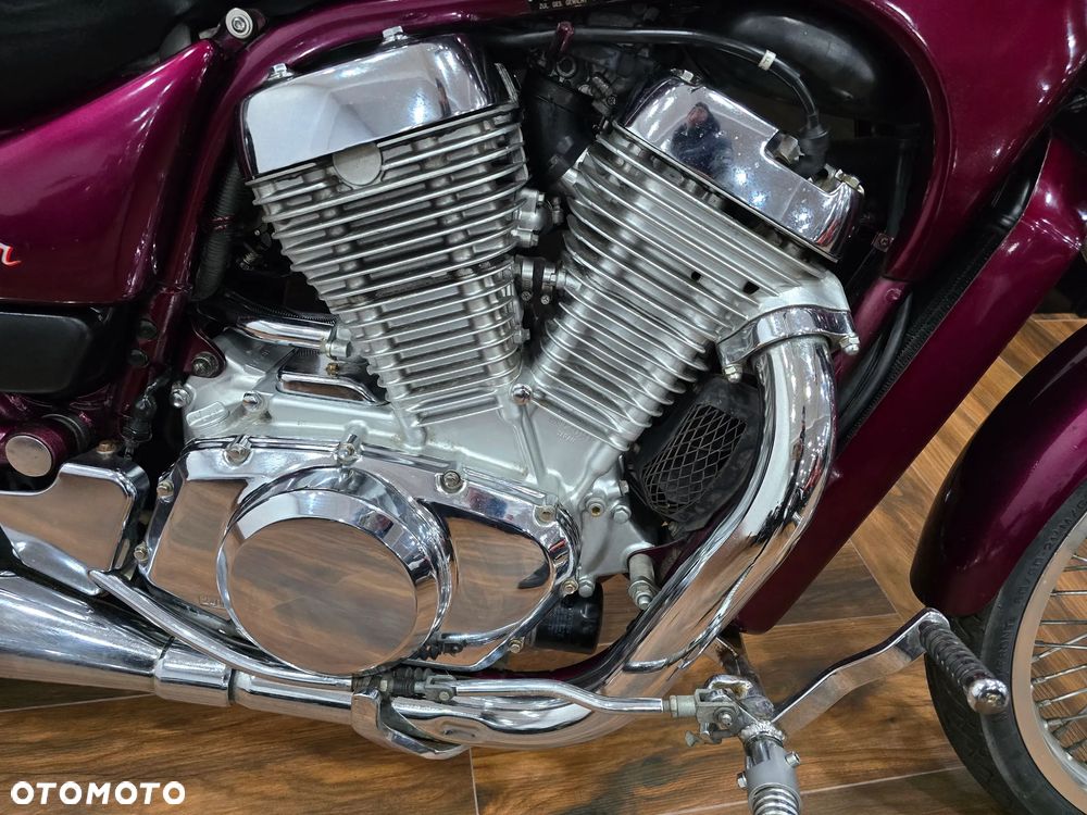 Suzuki Intruder - 23