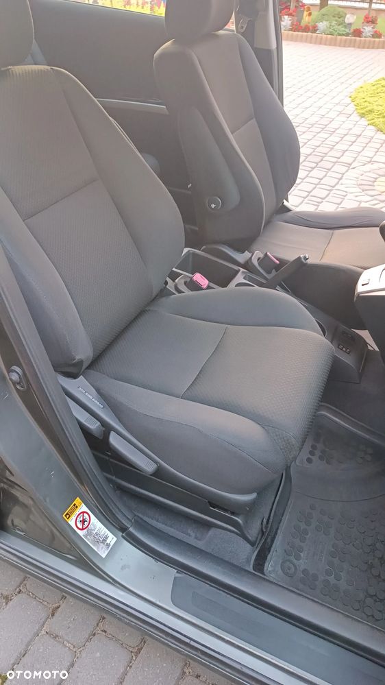 Toyota Corolla Verso 1.8 Sol + 7os MM - 15