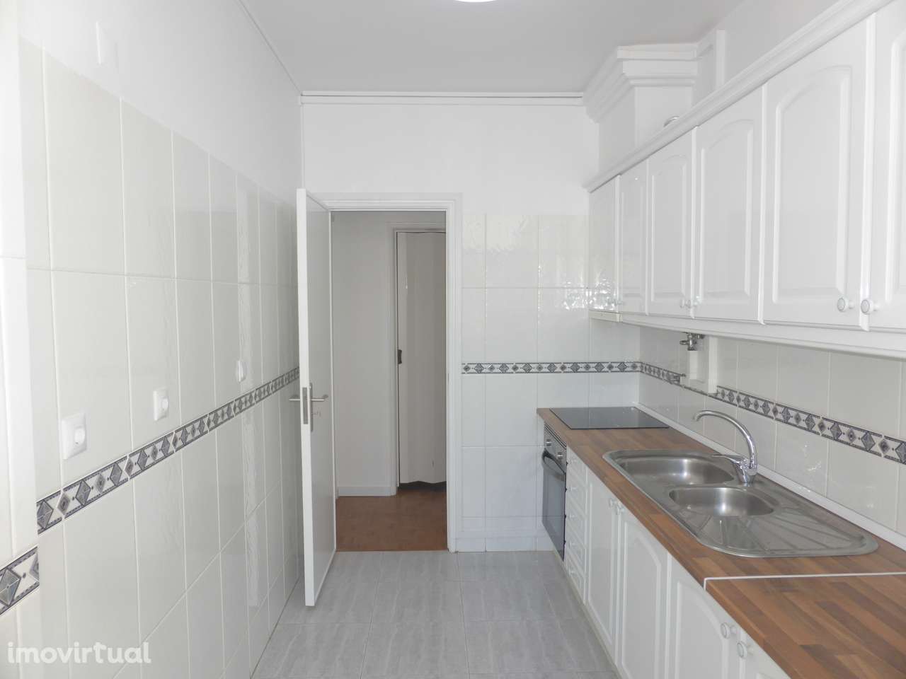 Apart. T3/4 ass. Almada/Cova da Piedade, junto Pingo Doce. - Grande imagem: 3/26