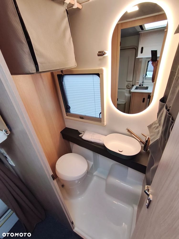 Adria - 8