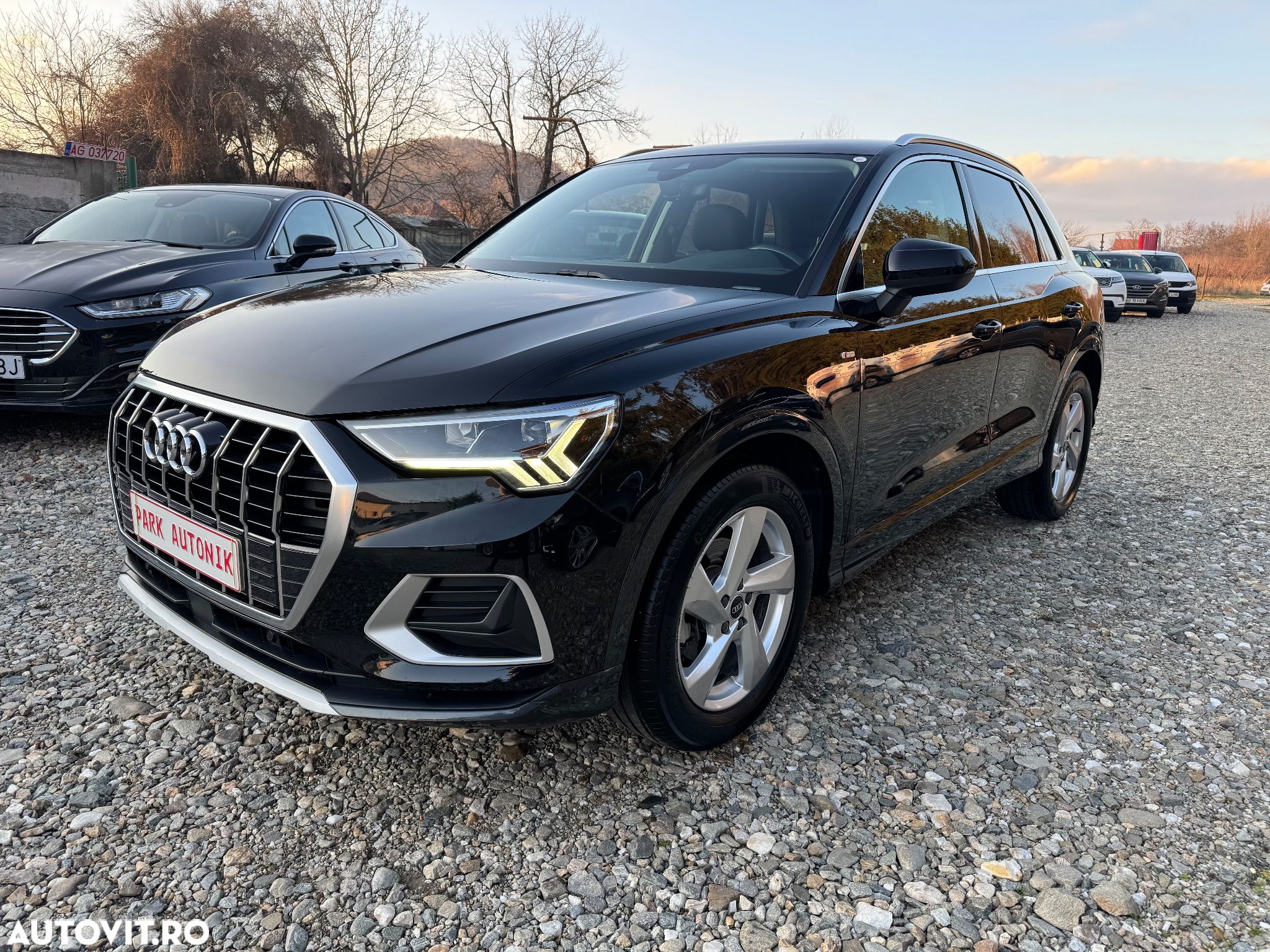 Audi Q3 2.0 35 TDI S tronic S Line - 1