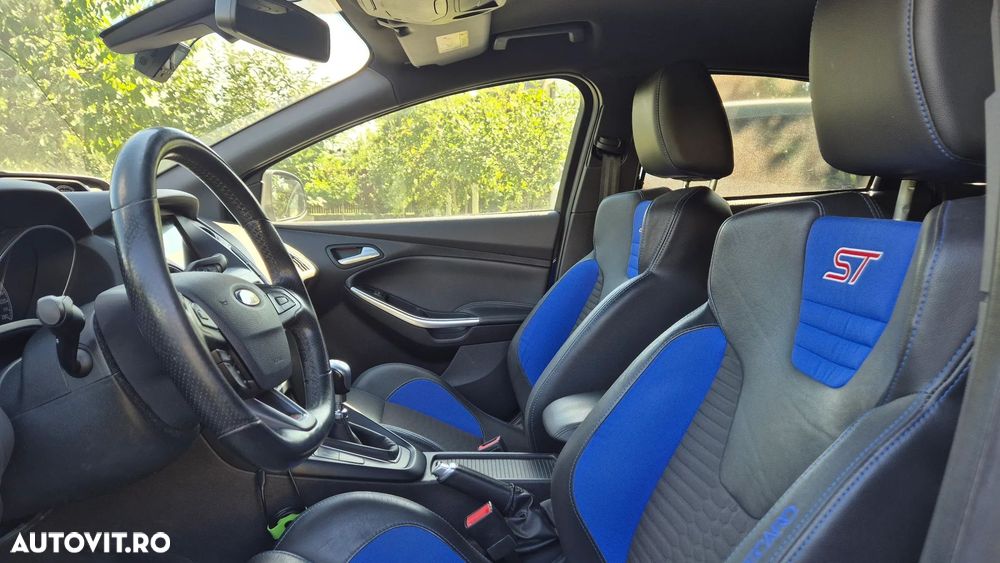 Ford Focus - 12
