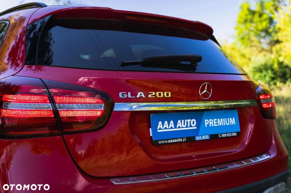 Mercedes-Benz GLA - 13