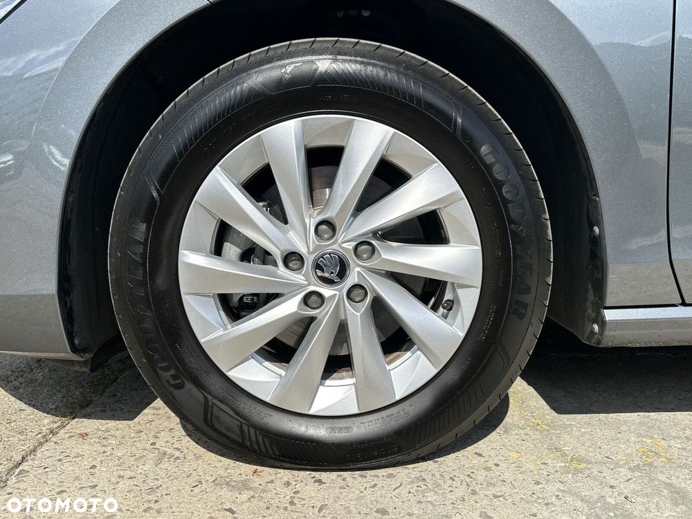 Skoda Superb 2.0 TDI SCR Essence DSG - 37