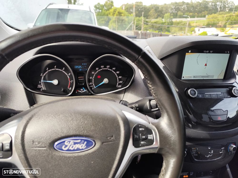 Ford Tourneo Courier 1.0 EcoBoost Titanium - 4