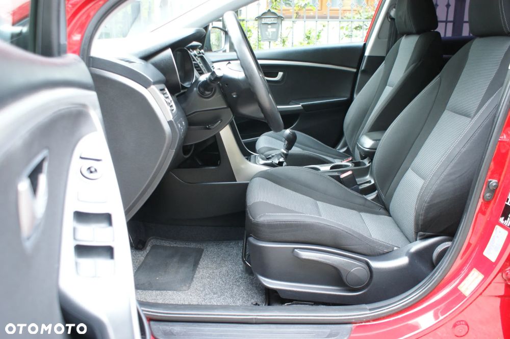 Hyundai i30 1.4 Intro Edition - 6