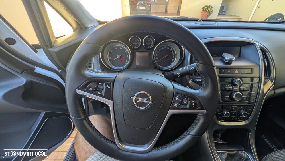 Opel Astra Sports Tourer - 11