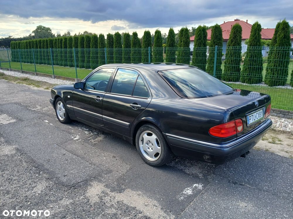 Mercedes-Benz Klasa E 200 CDI Elegance - 11