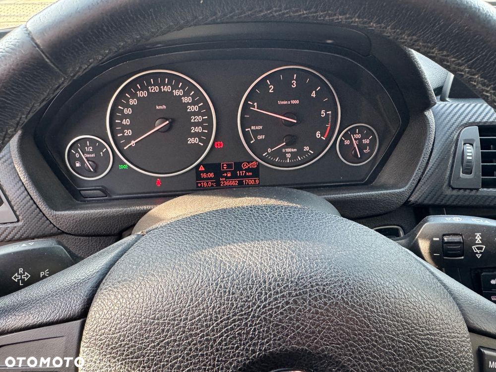 BMW Seria 3 318d xDrive - 7