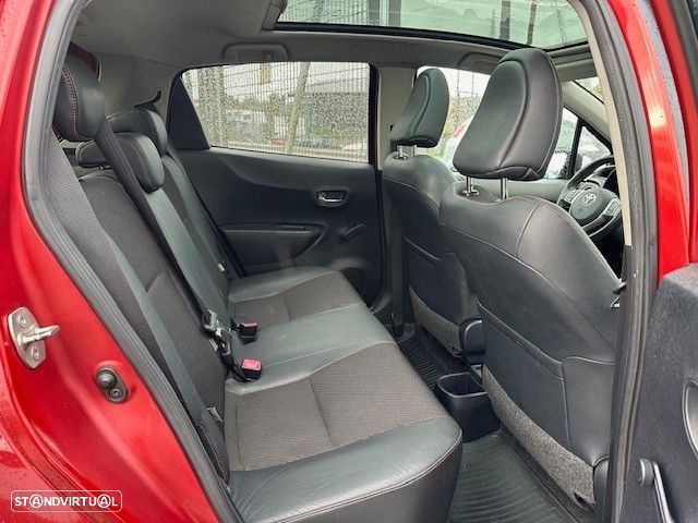 Toyota Yaris 1.4 D-4D High Pack+NAVI - 7