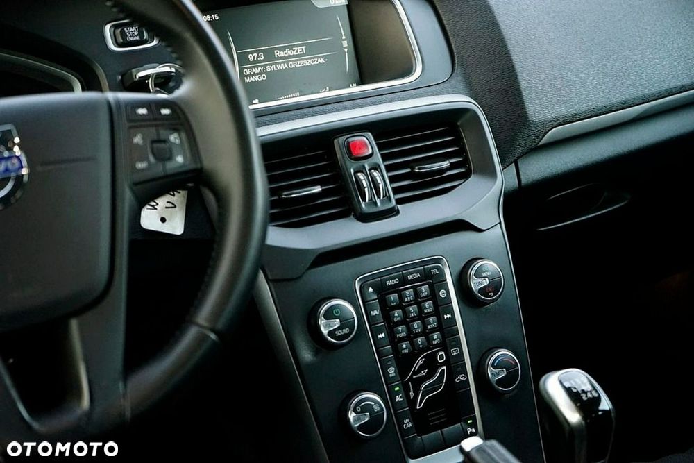 Volvo V40 - 24