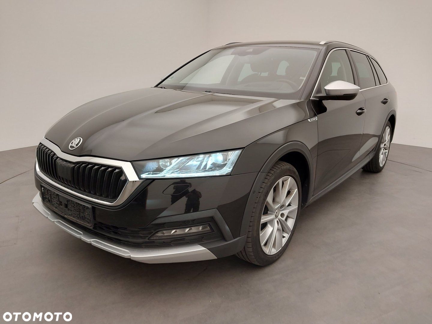 Skoda Octavia Combi 2.0 TDI DSG 4x4 Scout First Edition - 1