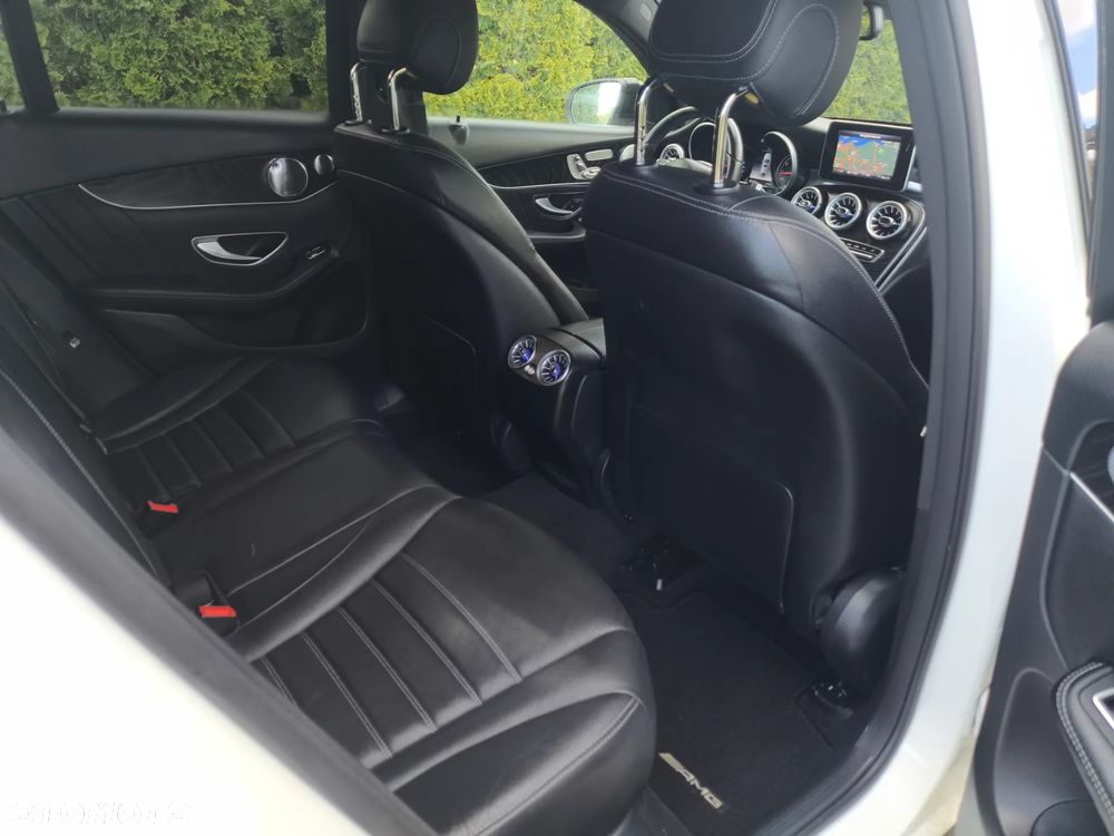 Mercedes-Benz GLC 300 4Matic 9G-TRONIC AMG Line - 34