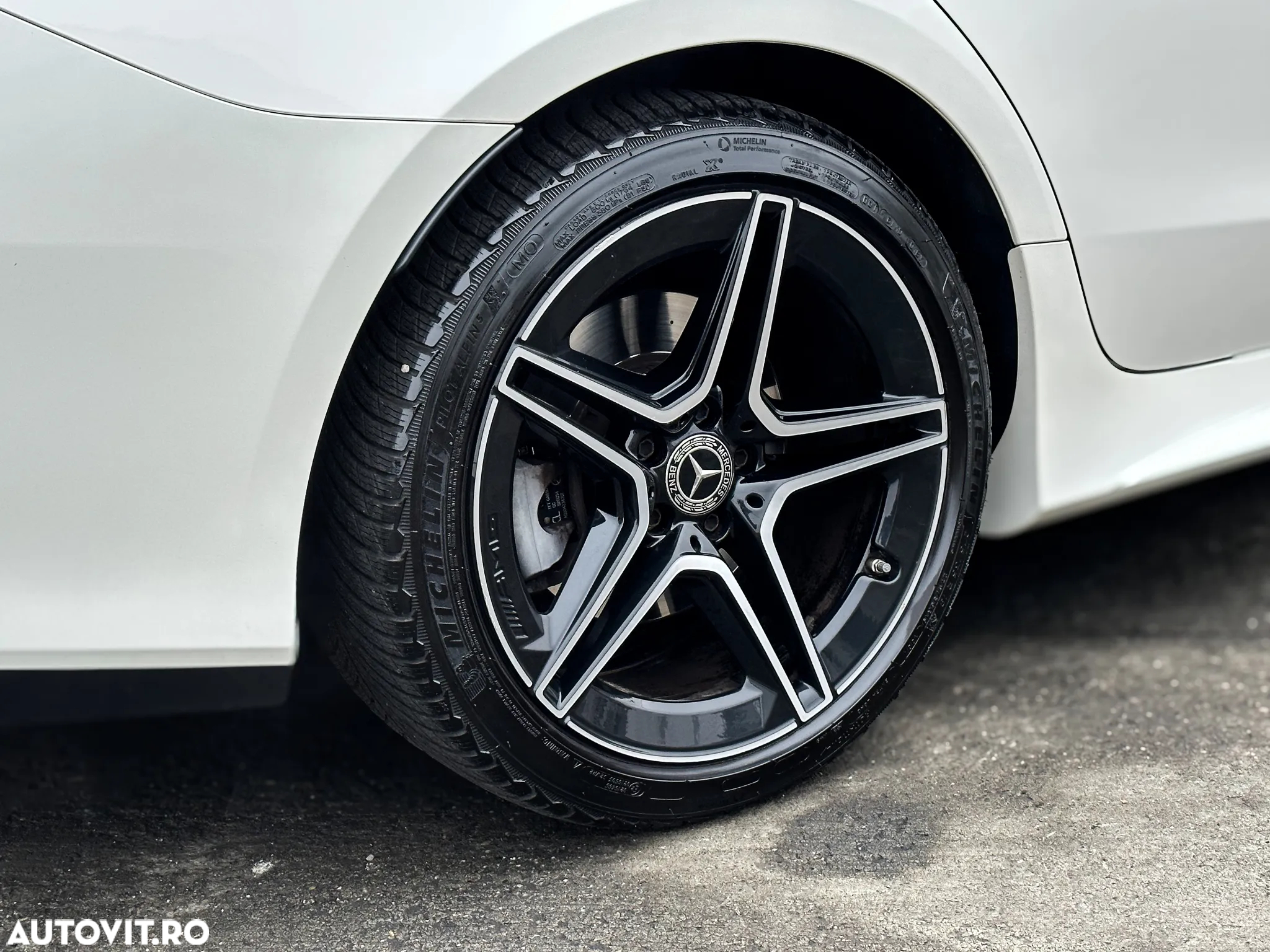 Mercedes-Benz CLS 400 d 4Matic 9G-TRONIC AMG Line - 14