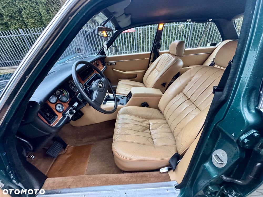 Jaguar XJ - 21