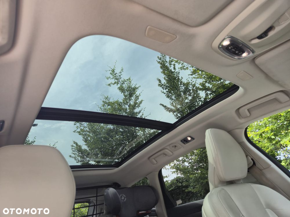 Volvo V90 Cross Country - 12