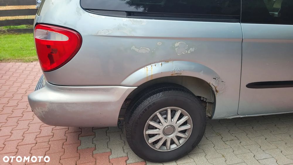 Dodge Grand Caravan 3.3 SE - 23
