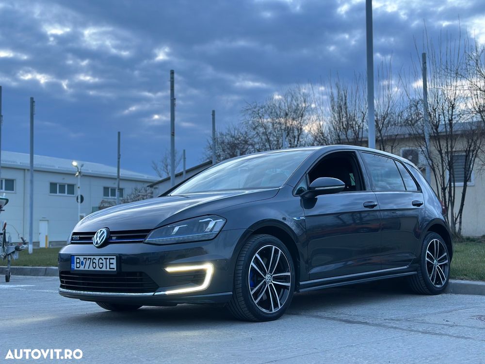 Volkswagen Golf - 2
