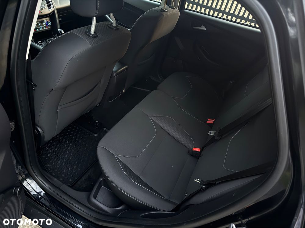 Ford Focus 1.0 EcoBoost Titanium - 15