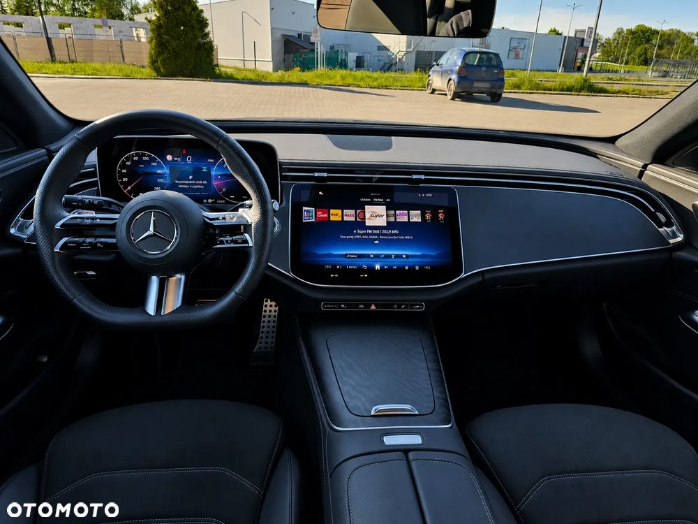 Mercedes-Benz Klasa E 220 d 4Matic 9G-TRONIC Edition AMG Line - 4