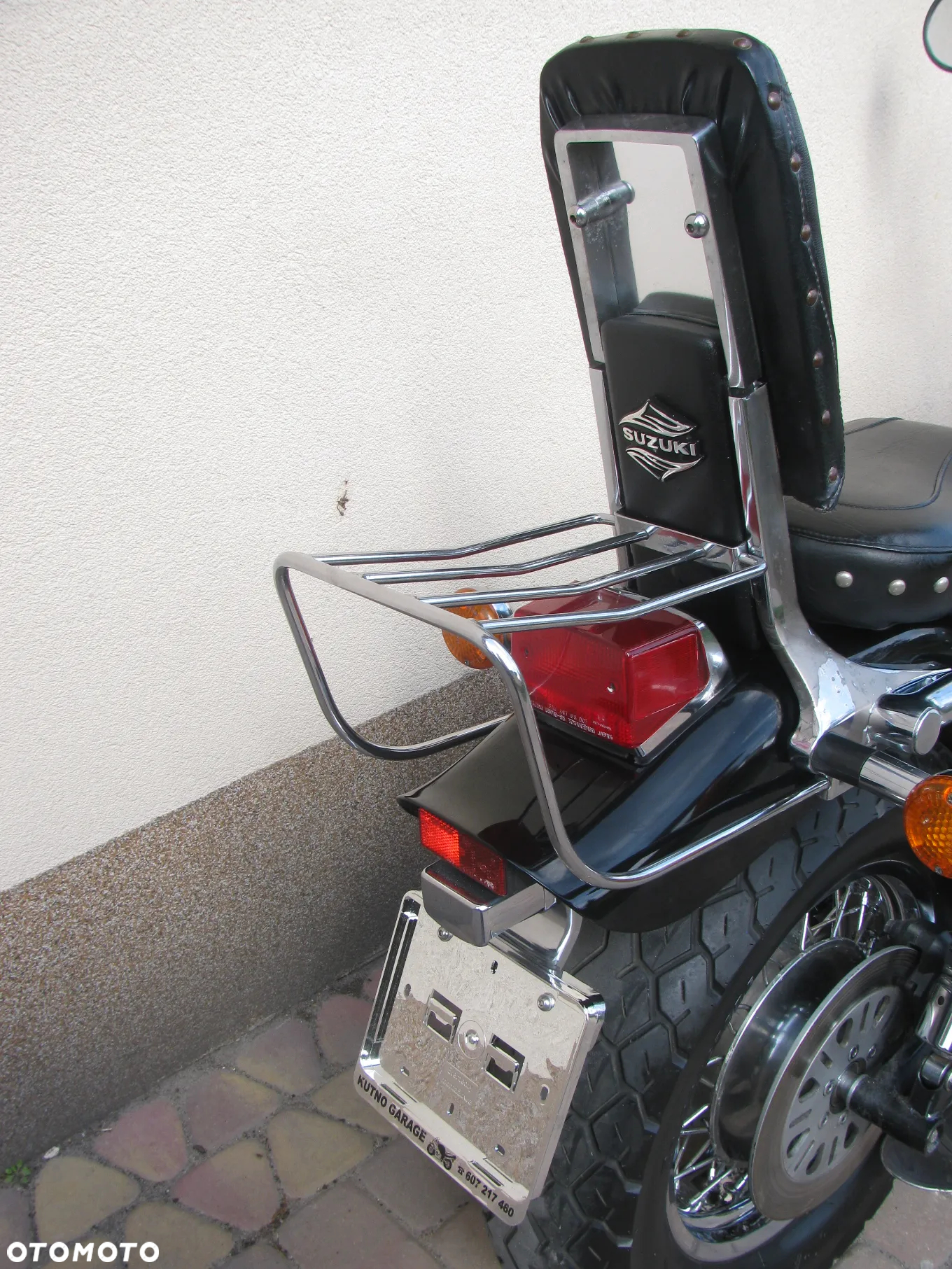 Suzuki Intruder - 10