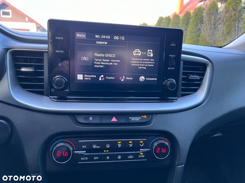 Kia Ceed - 24