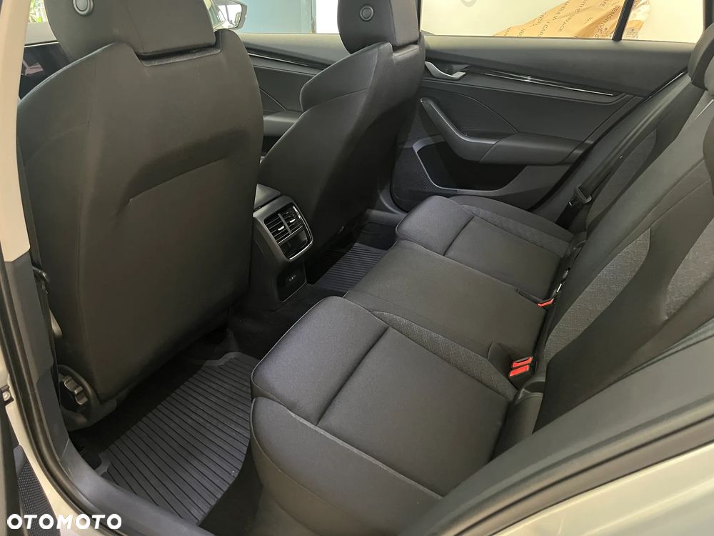 Skoda Octavia 1.5 TSI Essence - 11