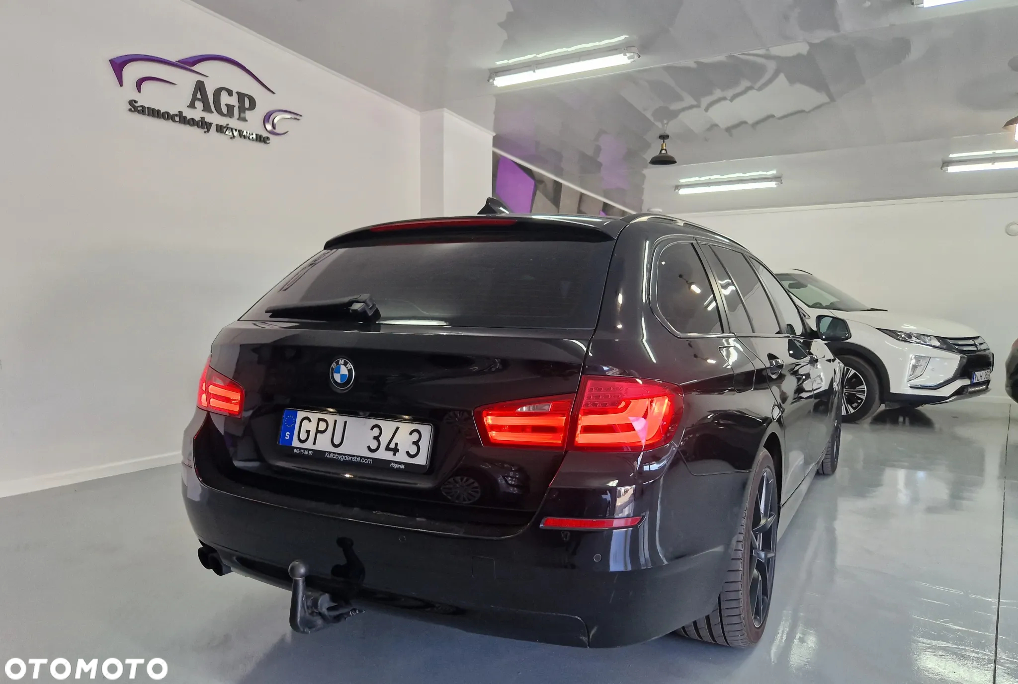 BMW Seria 5 523i Touring - 16