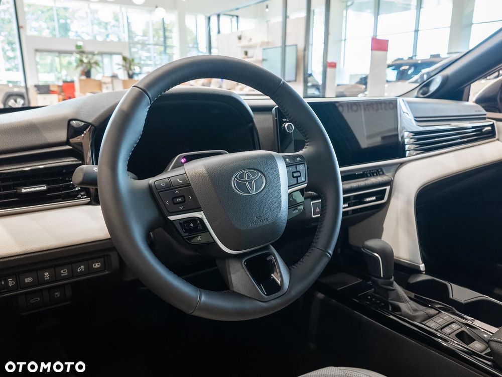 Toyota Camry 2.5 Hybrid Dynamic Force Executive e-CVT - 8
