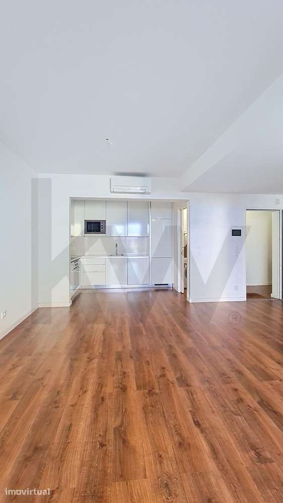 Apartamento T1, 3º andar , varanda na sala e quarto, cozinha totalment - Grande imagem: 4/25