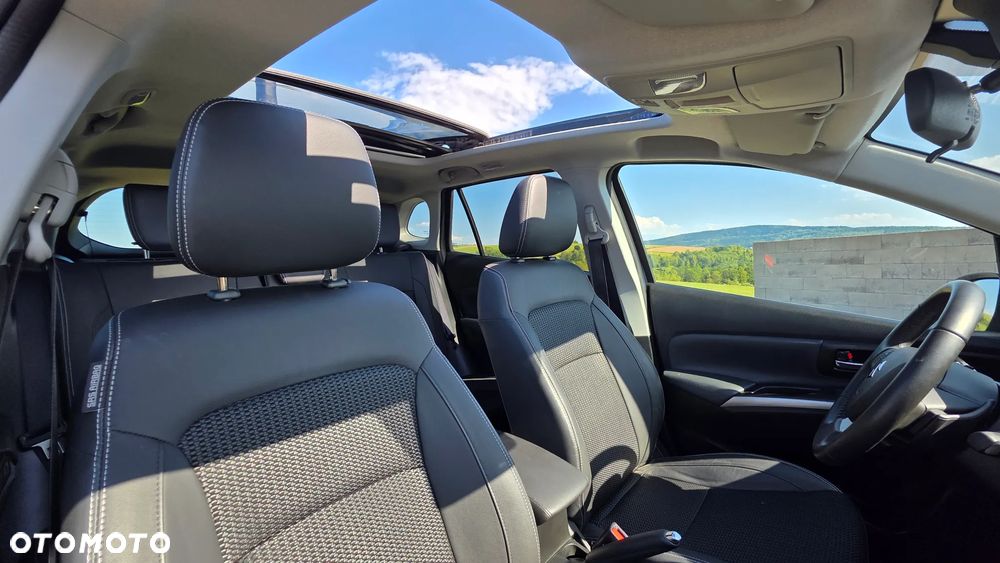 Suzuki S-Cross 1.5 Dualjet ALLGRIP AGS Comfort+ - 16