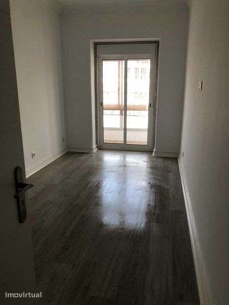 T2 Renovado para Arrendamento – Campolide, Lisboa - Grande imagem: 5/12