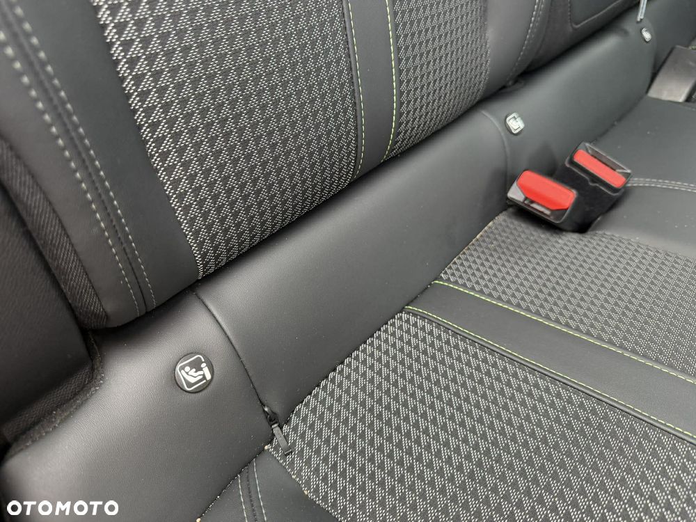 Peugeot 2008 1.5 BlueHDi GT Line S&S EAT8 - 21