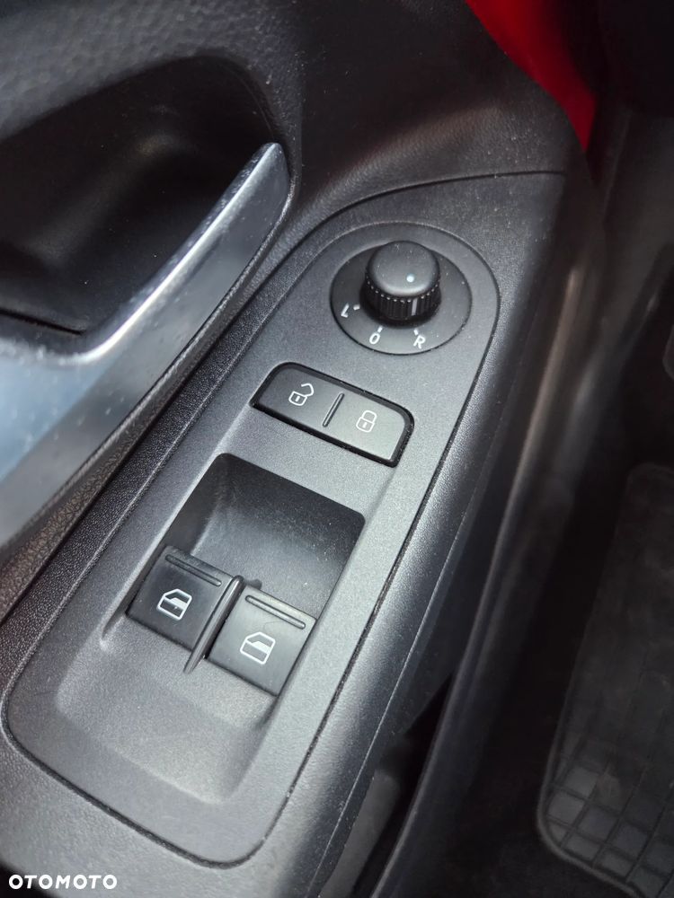 Volkswagen up! street - 20