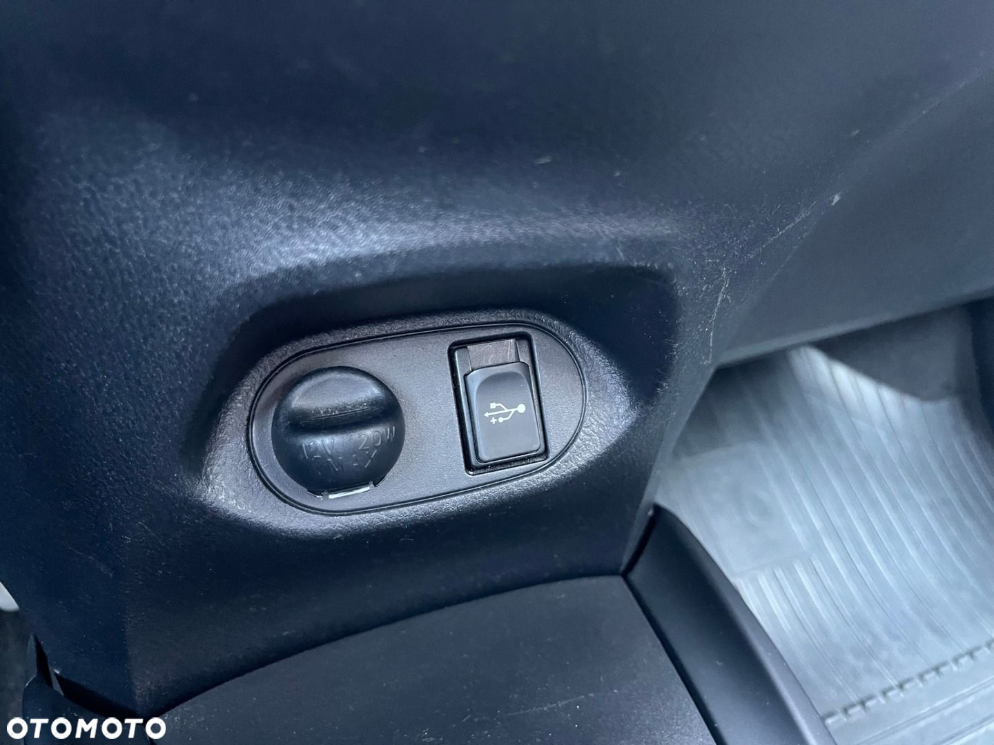 Toyota Yaris 1.33 Active - 9