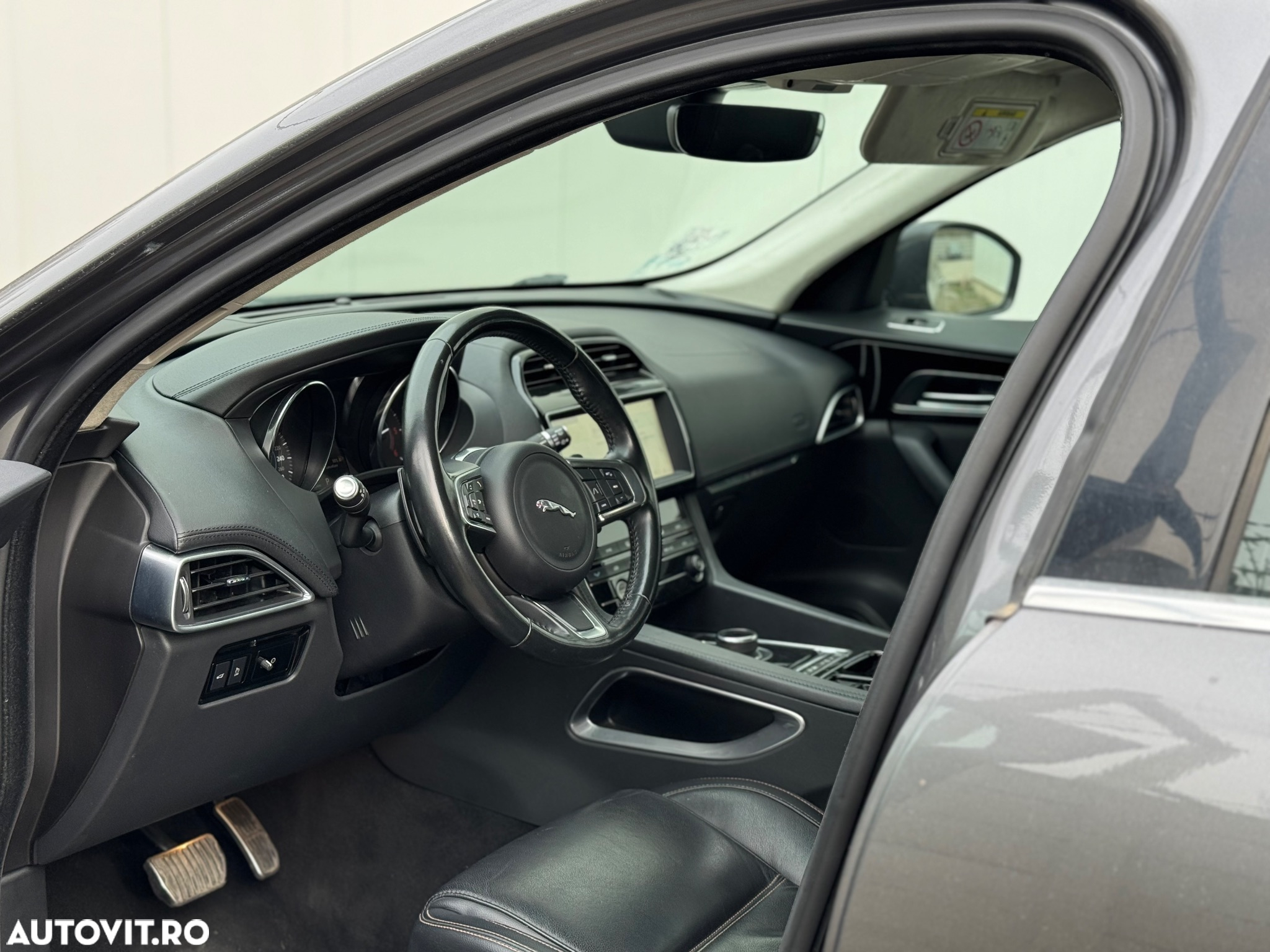 Jaguar F-Pace 20d AWD Aut. Prestige - 7