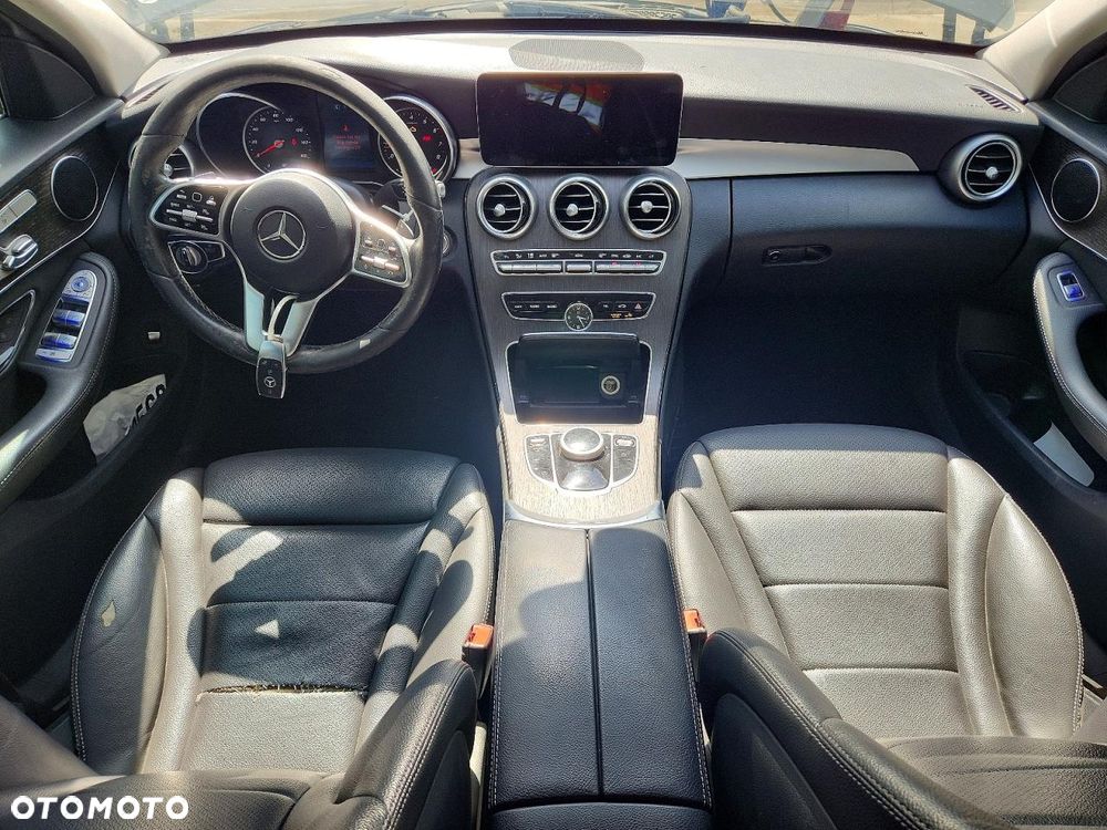 Mercedes-Benz Klasa C 300 4Matic 9G-TRONIC Exclusive - 7