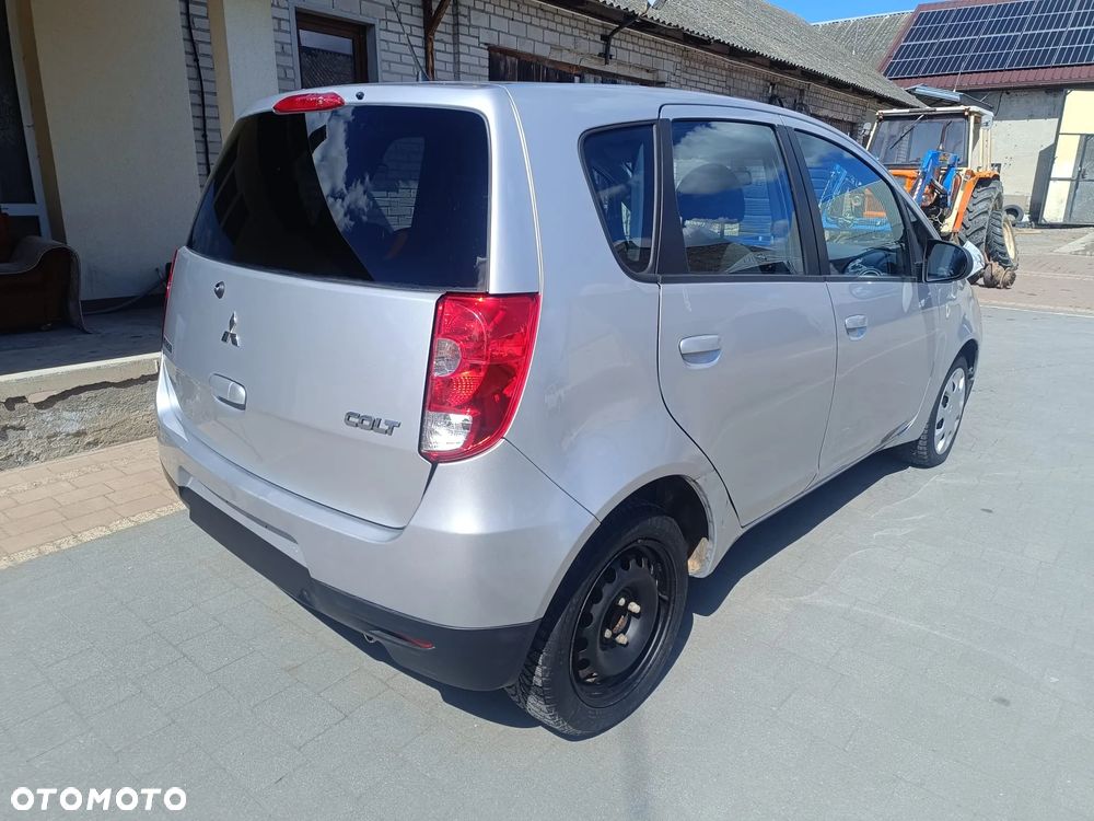 Mitsubishi Colt - 5