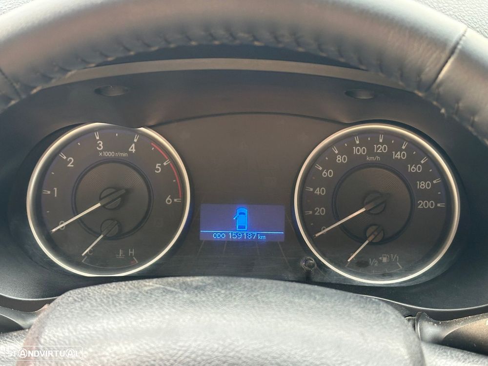 Toyota Hilux 2.4 D-4D 4WD CD CM - 7