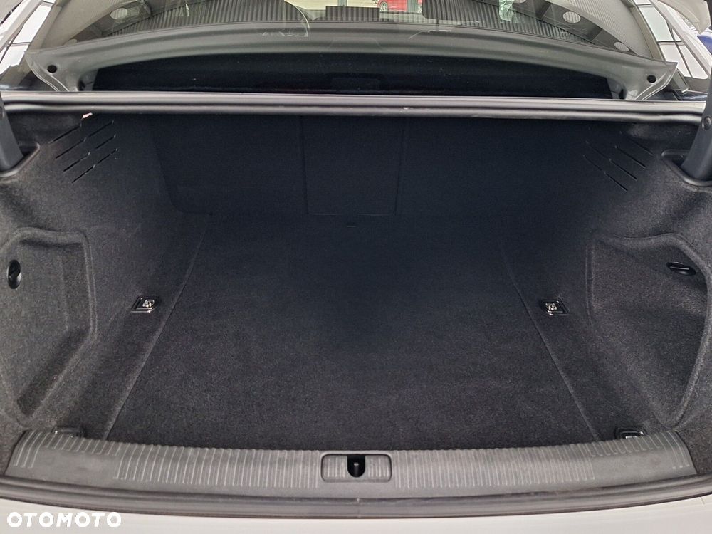 Audi A4 Limousine - 21