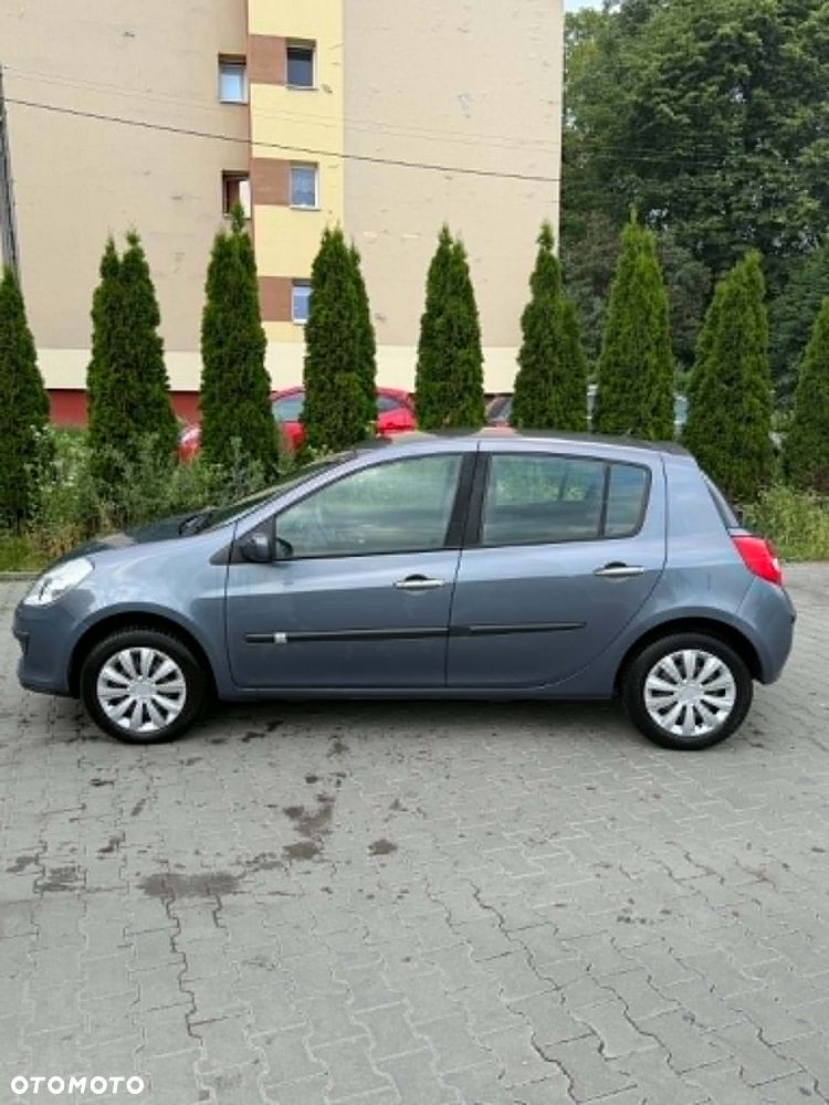 Renault Clio - 8