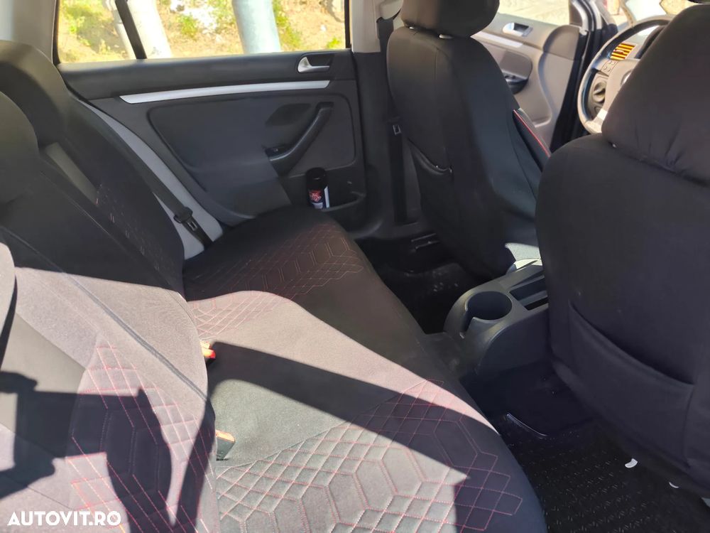 Volkswagen Golf - 12
