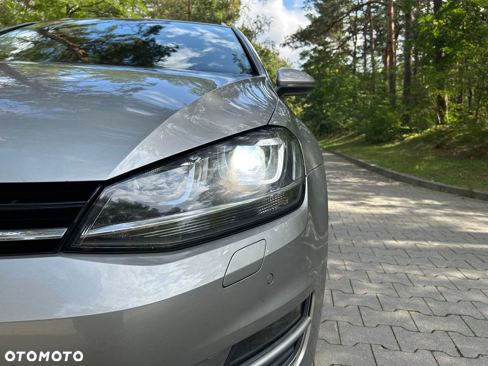 Volkswagen Golf Variant 2.0 TDI BlueMotion Technology Highline - 23