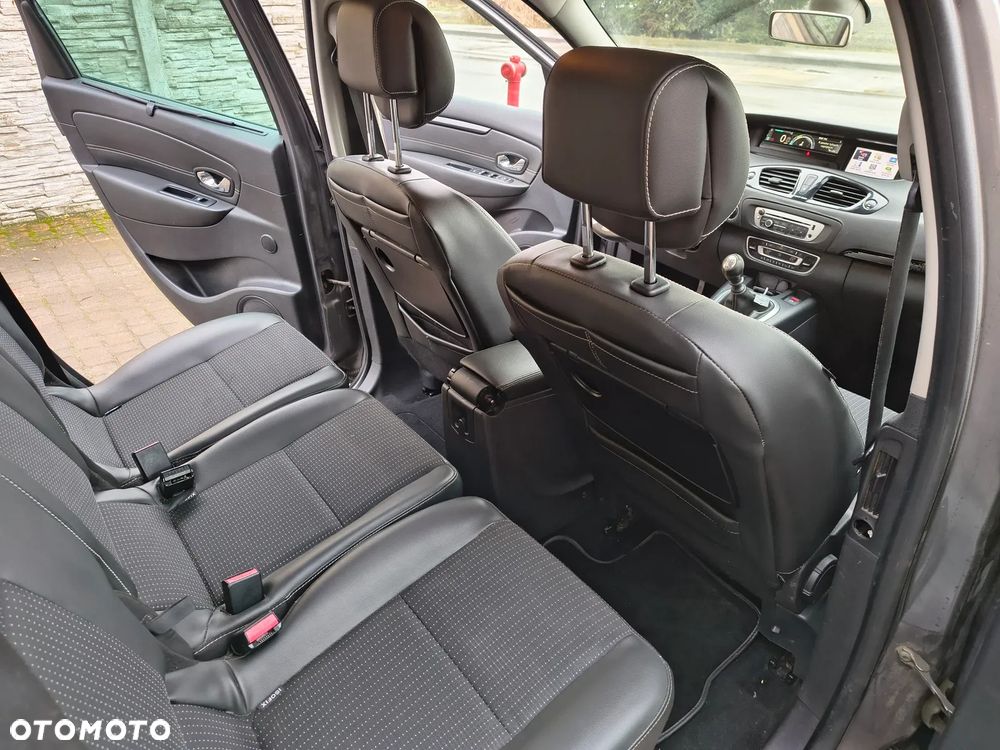 Renault Grand Scenic - 16