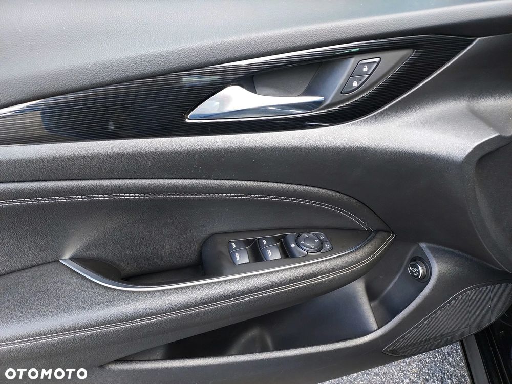 Opel Insignia 2.0 CDTI Cosmo S&S - 34